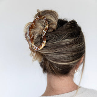 Large Luxe Oval Claw Clip – Caramel Marble