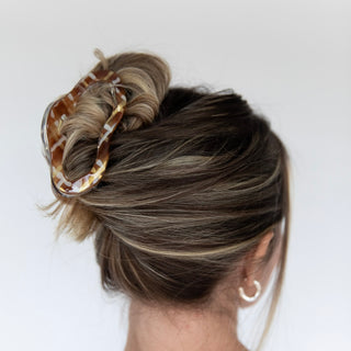 Large Luxe Oval Claw Clip – Caramel Marble - Headbands of Hope